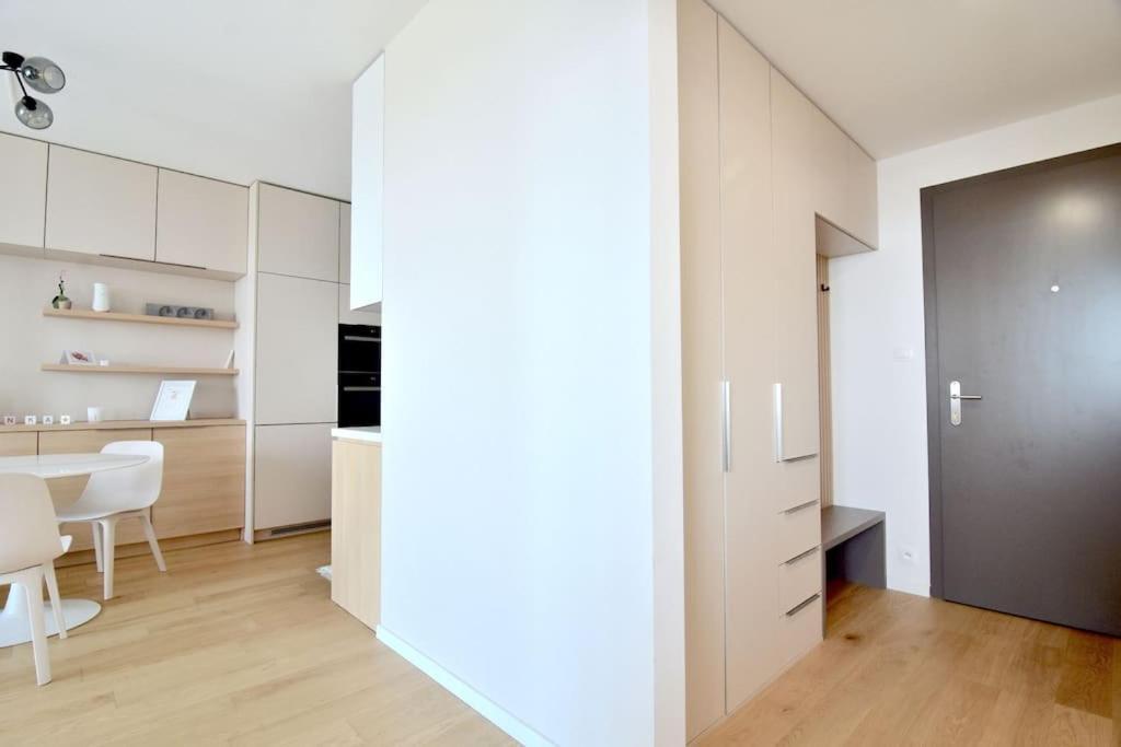Downtown Charm With Free Parking Spot Apartman Pozsony Kültér fotó