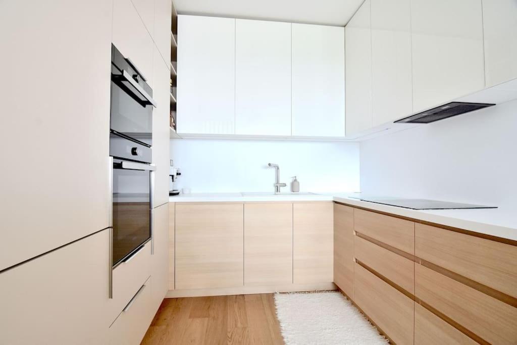 Downtown Charm With Free Parking Spot Apartman Pozsony Kültér fotó