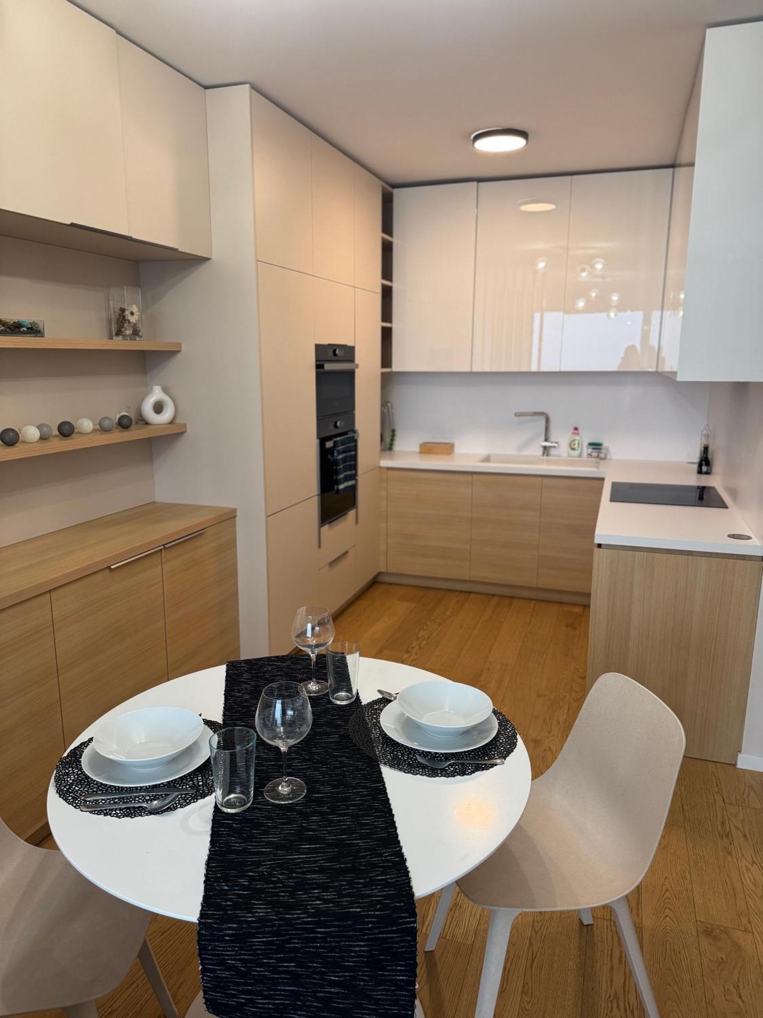 Downtown Charm With Free Parking Spot Apartman Pozsony Kültér fotó